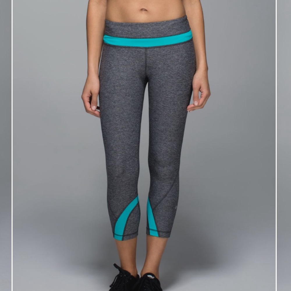 Lululemon run inspire crop || heather blk/blue lux